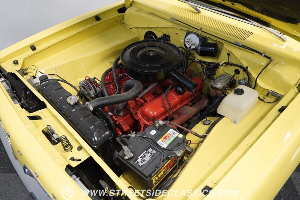 Plymouth-Barracuda-Cabriolet-1967-Yellow-Tan-131020-3