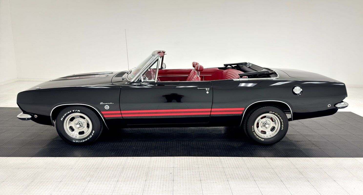 Plymouth-Barracuda-Cabriolet-1968-Black-Red-34855-3