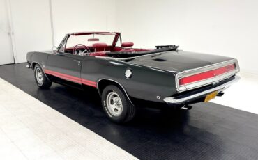 Plymouth-Barracuda-Cabriolet-1968-Black-Red-34855-5