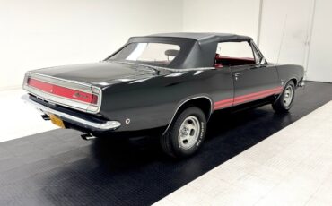 Plymouth-Barracuda-Cabriolet-1968-Black-Red-34855-7