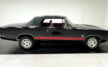 Plymouth-Barracuda-Cabriolet-1968-Black-Red-34855-8