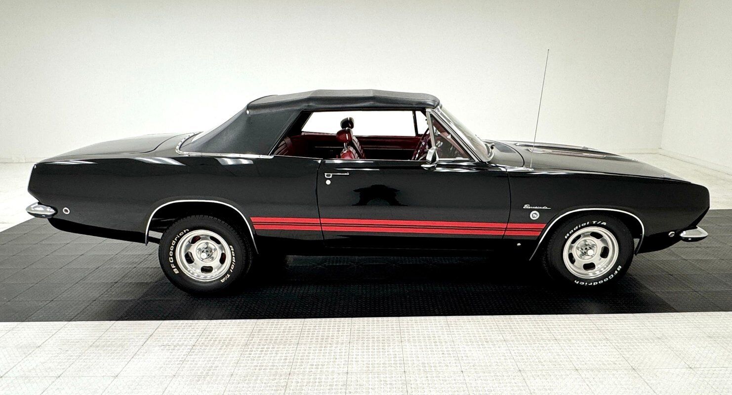 Plymouth-Barracuda-Cabriolet-1968-Black-Red-34855-8