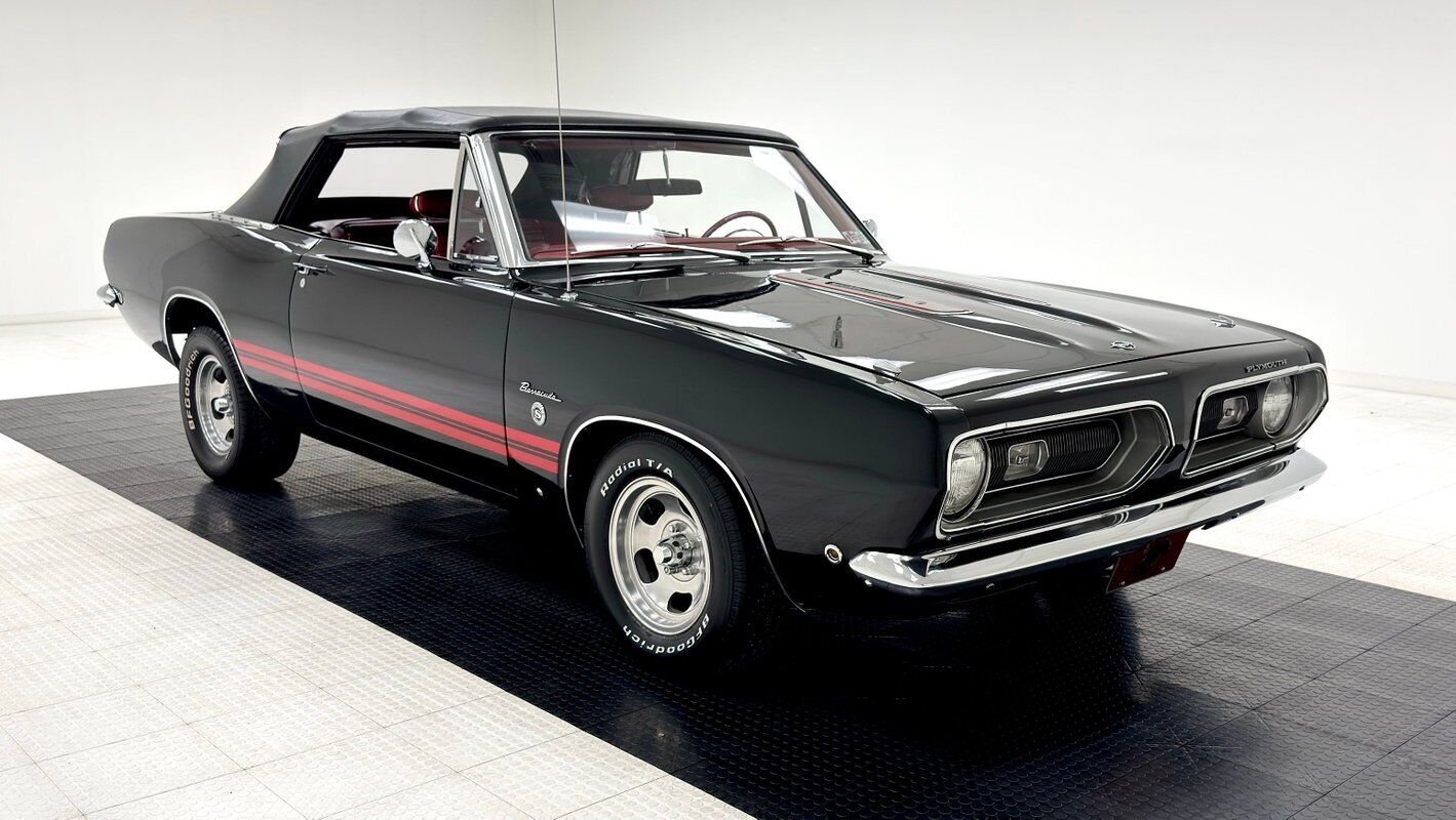 Plymouth-Barracuda-Cabriolet-1968-Black-Red-34855-9