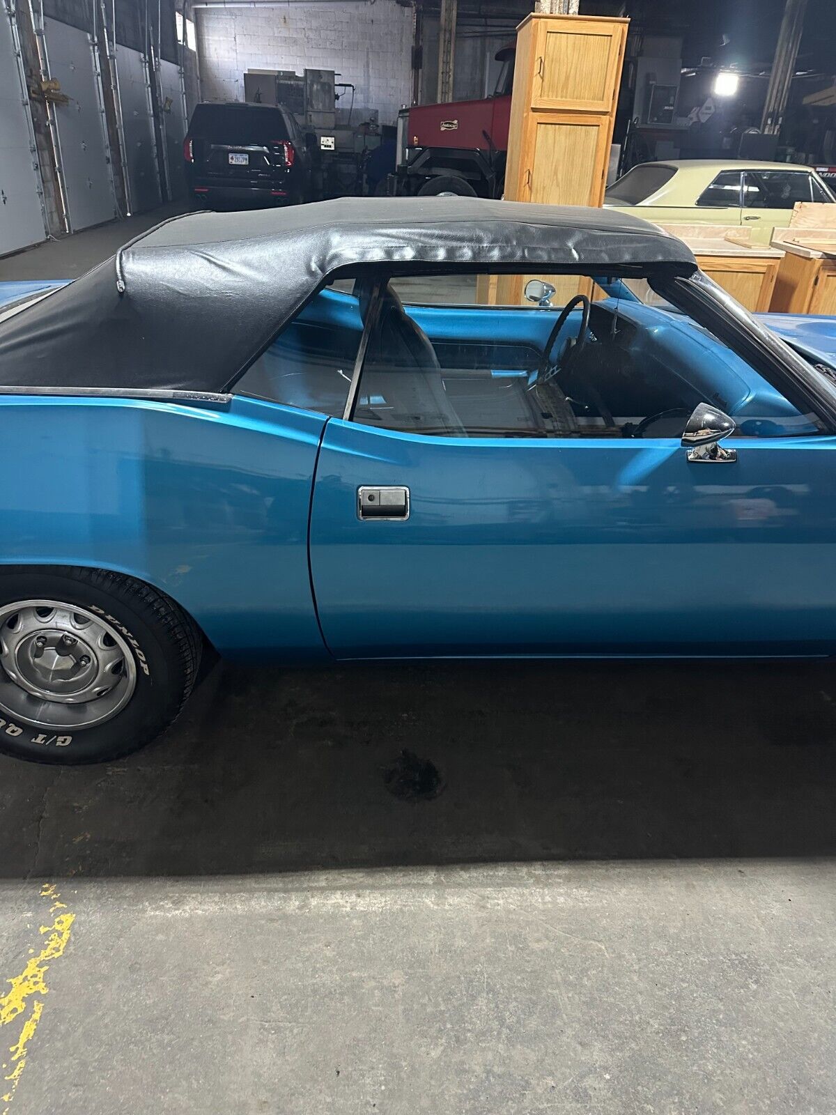 Plymouth-Barracuda-Cabriolet-1970-Blue-Blue-124504-11