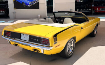 Plymouth-Barracuda-Cabriolet-1970-Yellow-White-0-5