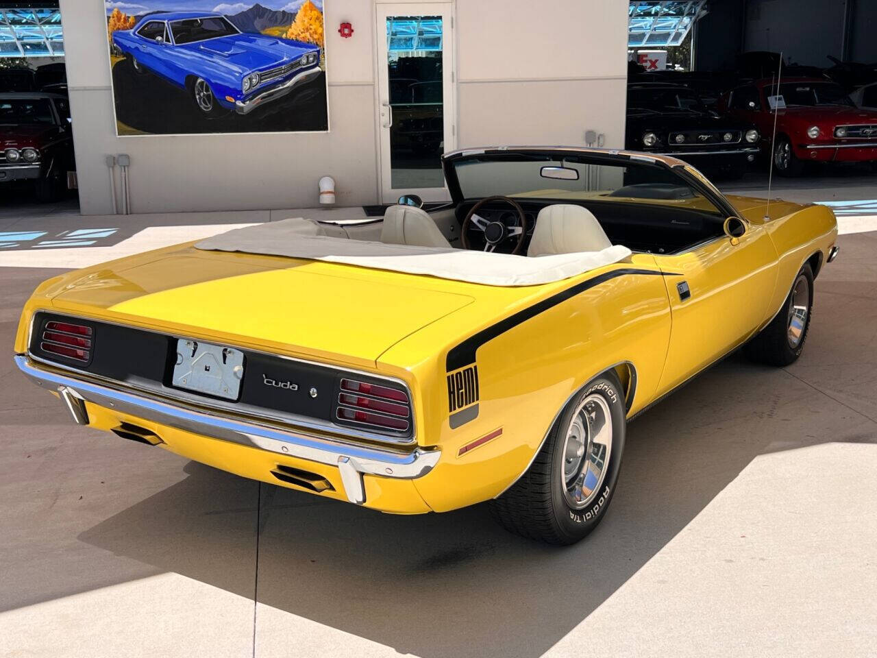 Plymouth-Barracuda-Cabriolet-1970-Yellow-White-0-5