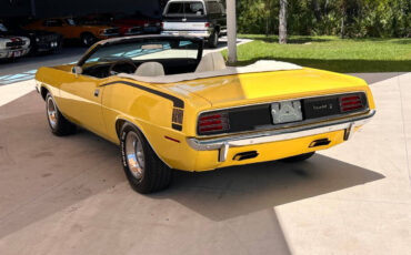 Plymouth-Barracuda-Cabriolet-1970-Yellow-White-0-7