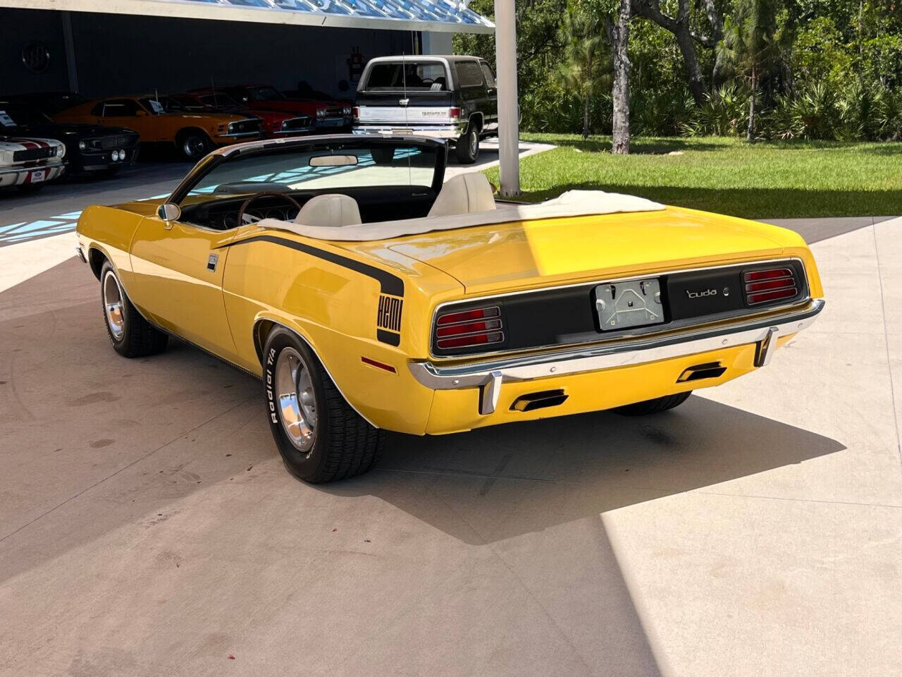 Plymouth-Barracuda-Cabriolet-1970-Yellow-White-0-7