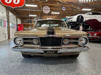 Plymouth-Barracuda-Coupe-1965-Gold-Gold-49122-1