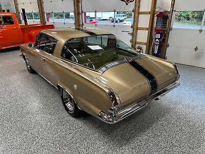 Plymouth-Barracuda-Coupe-1965-Gold-Gold-49122-24