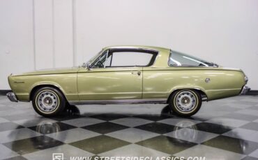 Plymouth-Barracuda-Coupe-1966-Gold-Green-154605-2