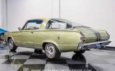 Plymouth-Barracuda-Coupe-1966-Gold-Green-154605-7