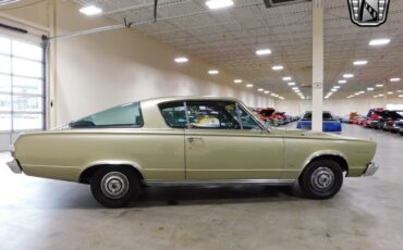 Plymouth-Barracuda-Coupe-1966-Green-Black-28548-4