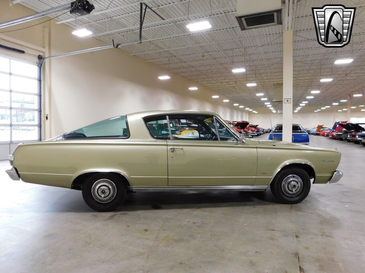 Plymouth-Barracuda-Coupe-1966-Green-Black-28548-4