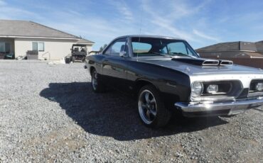 Plymouth-Barracuda-Coupe-1967-Silver-Black-4828-2