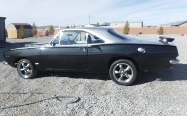 Plymouth-Barracuda-Coupe-1967-Silver-Black-4828-4