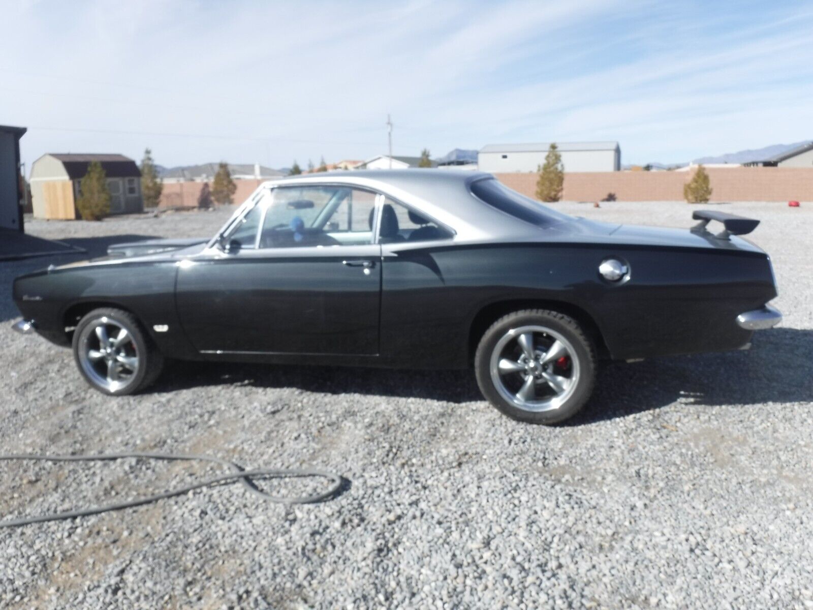 Plymouth-Barracuda-Coupe-1967-Silver-Black-4828-4