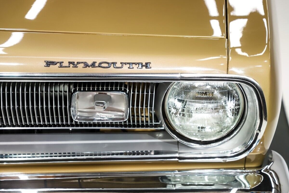 Plymouth-Barracuda-Coupe-1968-Gold-Black-0-9