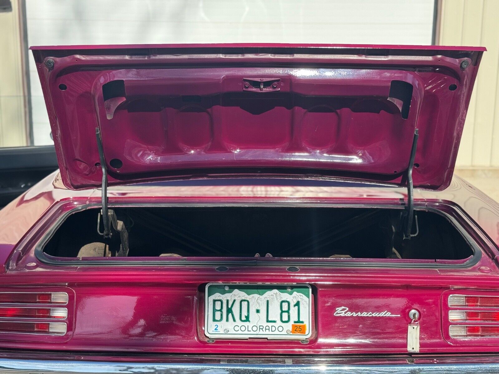 Plymouth-Barracuda-Coupe-1970-Burgundy-Black-99999-13