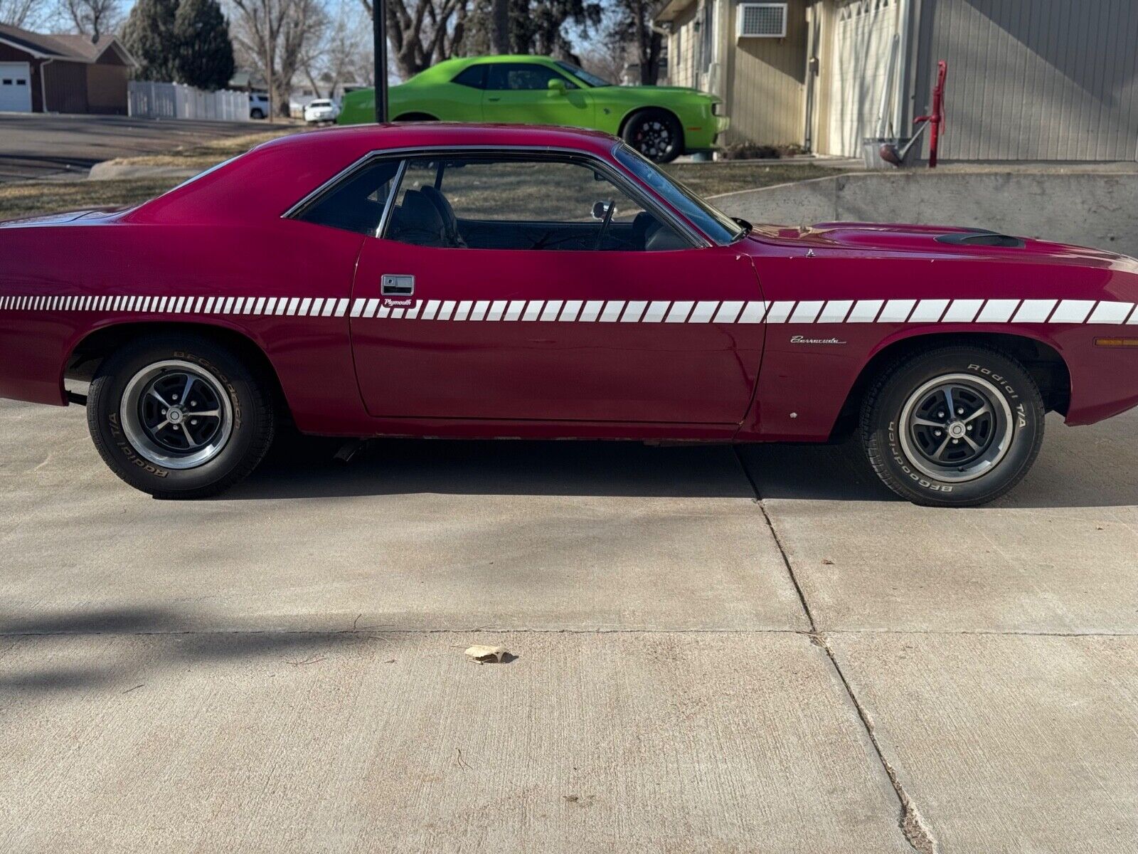 Plymouth-Barracuda-Coupe-1970-Burgundy-Black-99999-36