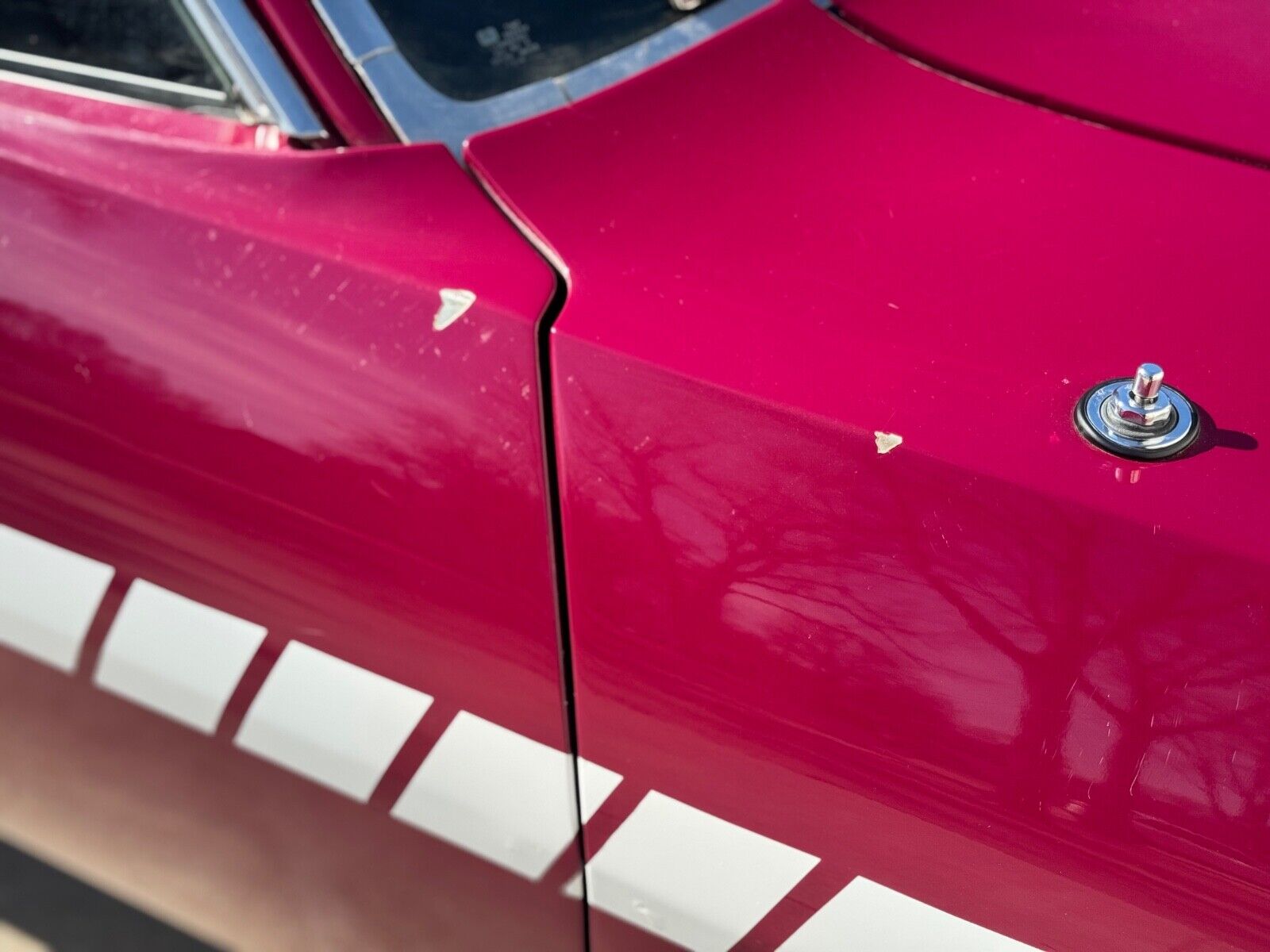 Plymouth-Barracuda-Coupe-1970-Burgundy-Black-99999-39