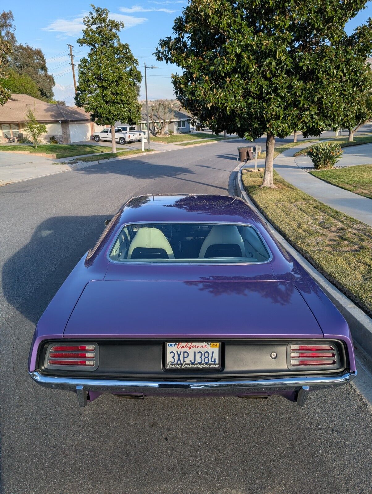 Plymouth-Barracuda-Coupe-1970-Purple-White-164153-8