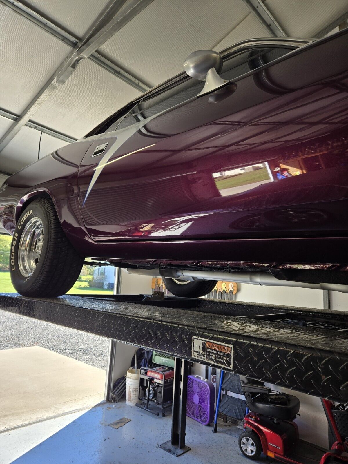 Plymouth-Barracuda-Coupe-1970-silver-over-prowler-purple-Black-1461-18