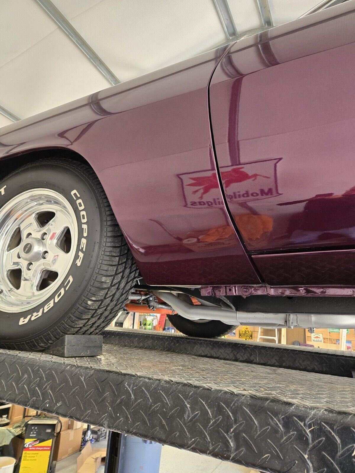 Plymouth-Barracuda-Coupe-1970-silver-over-prowler-purple-Black-1461-19