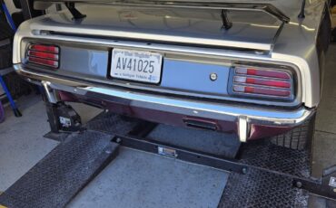 Plymouth-Barracuda-Coupe-1970-silver-over-prowler-purple-Black-1461-9