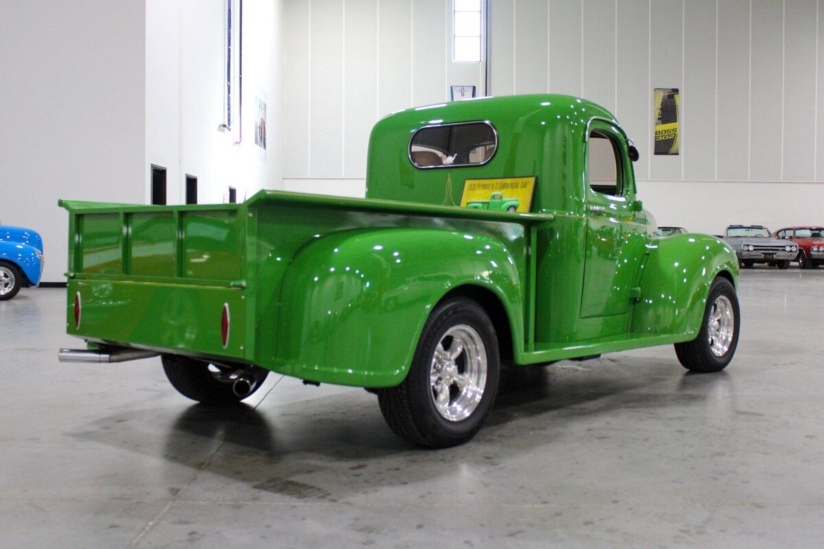 Plymouth-Commercial-Pickup-1939-Green-Tan-17523-4