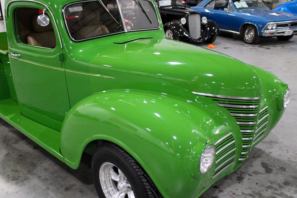 Plymouth-Commercial-Pickup-1939-Green-Tan-17523-8