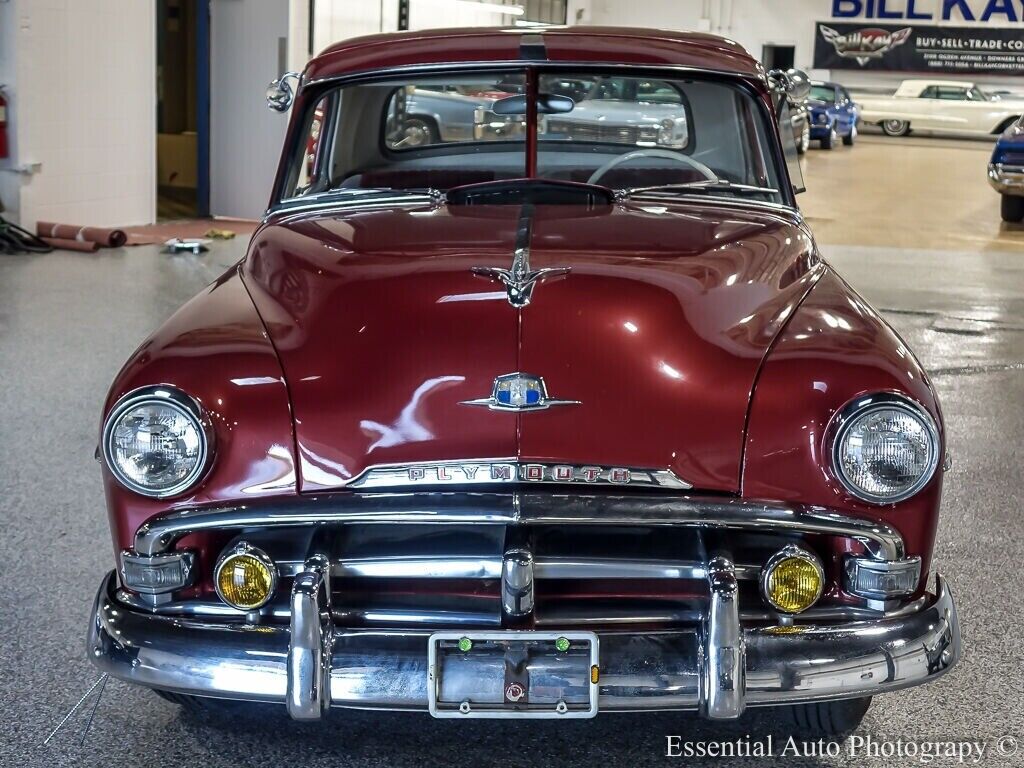 Plymouth-Concord-Coupe-1951-Burgundy-Gray-110176-5