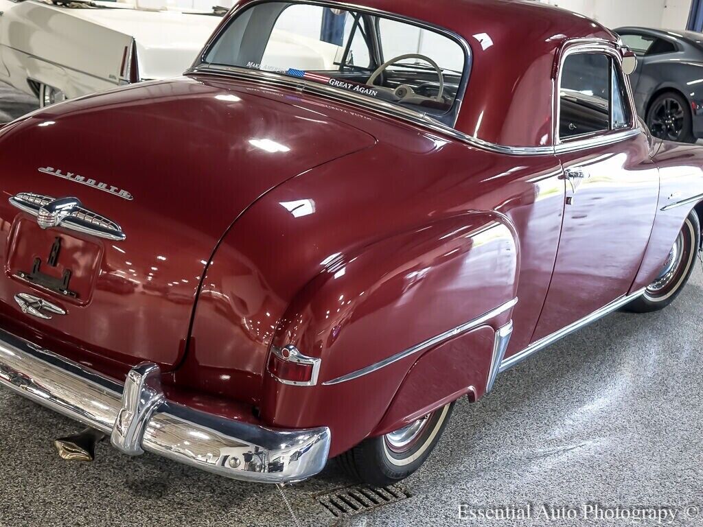 Plymouth-Concord-Coupe-1951-Burgundy-Gray-110176-8