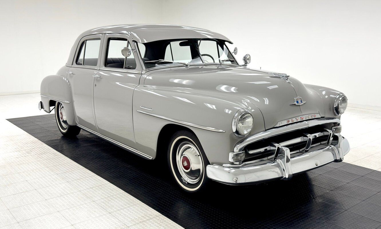 Plymouth-Cranbrook-Berline-1951-Gray-Gray-98436-6