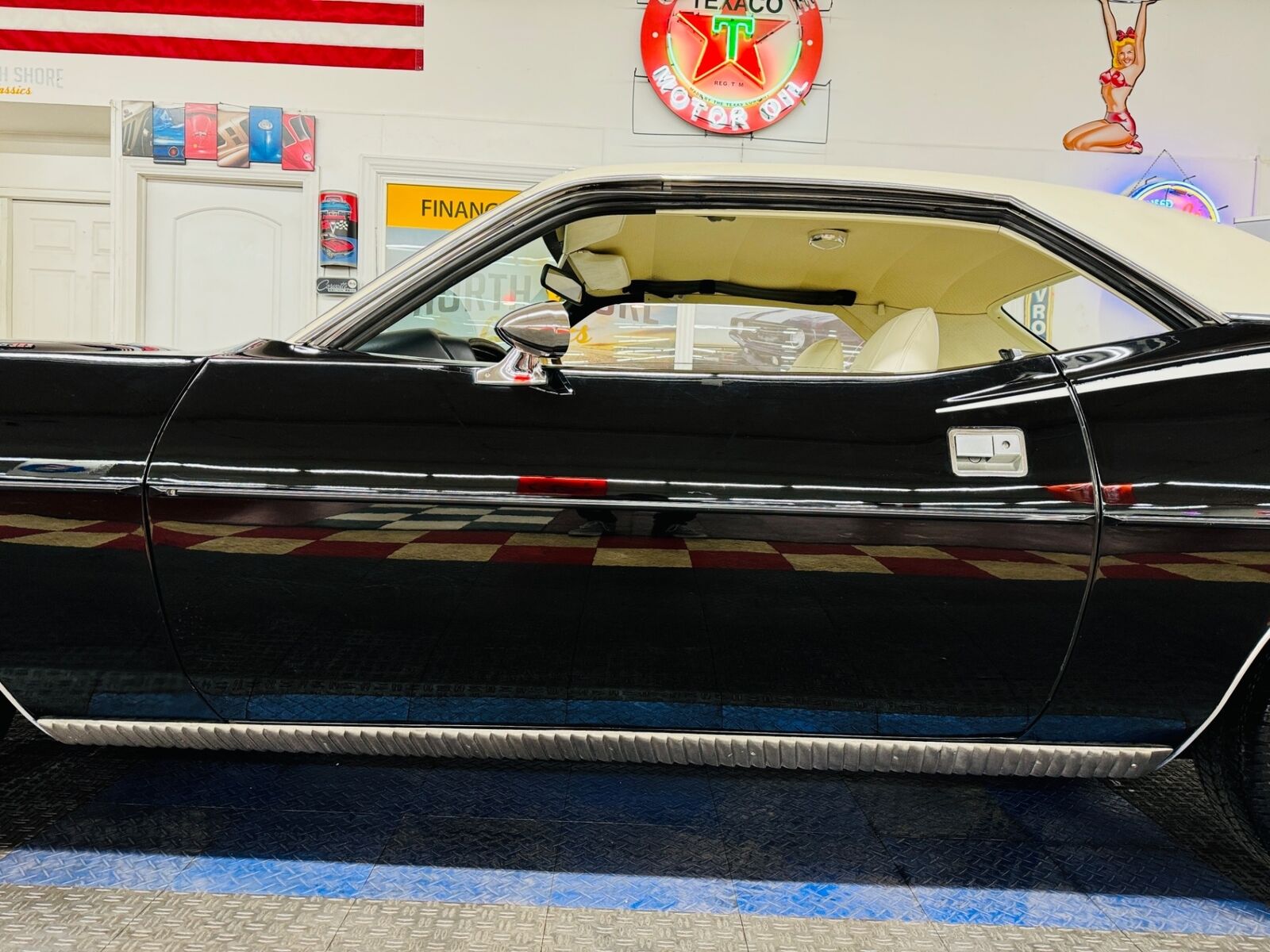 Plymouth-Cuda-1970-Black-White-8280-19