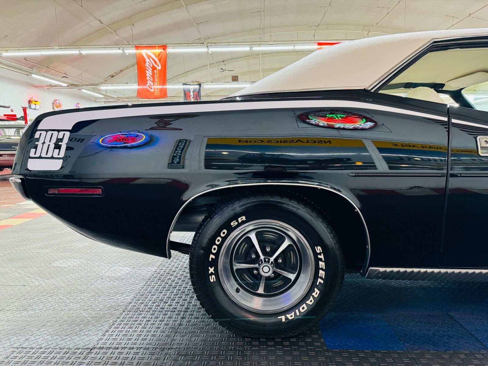 Plymouth-Cuda-1970-Black-White-8280-25