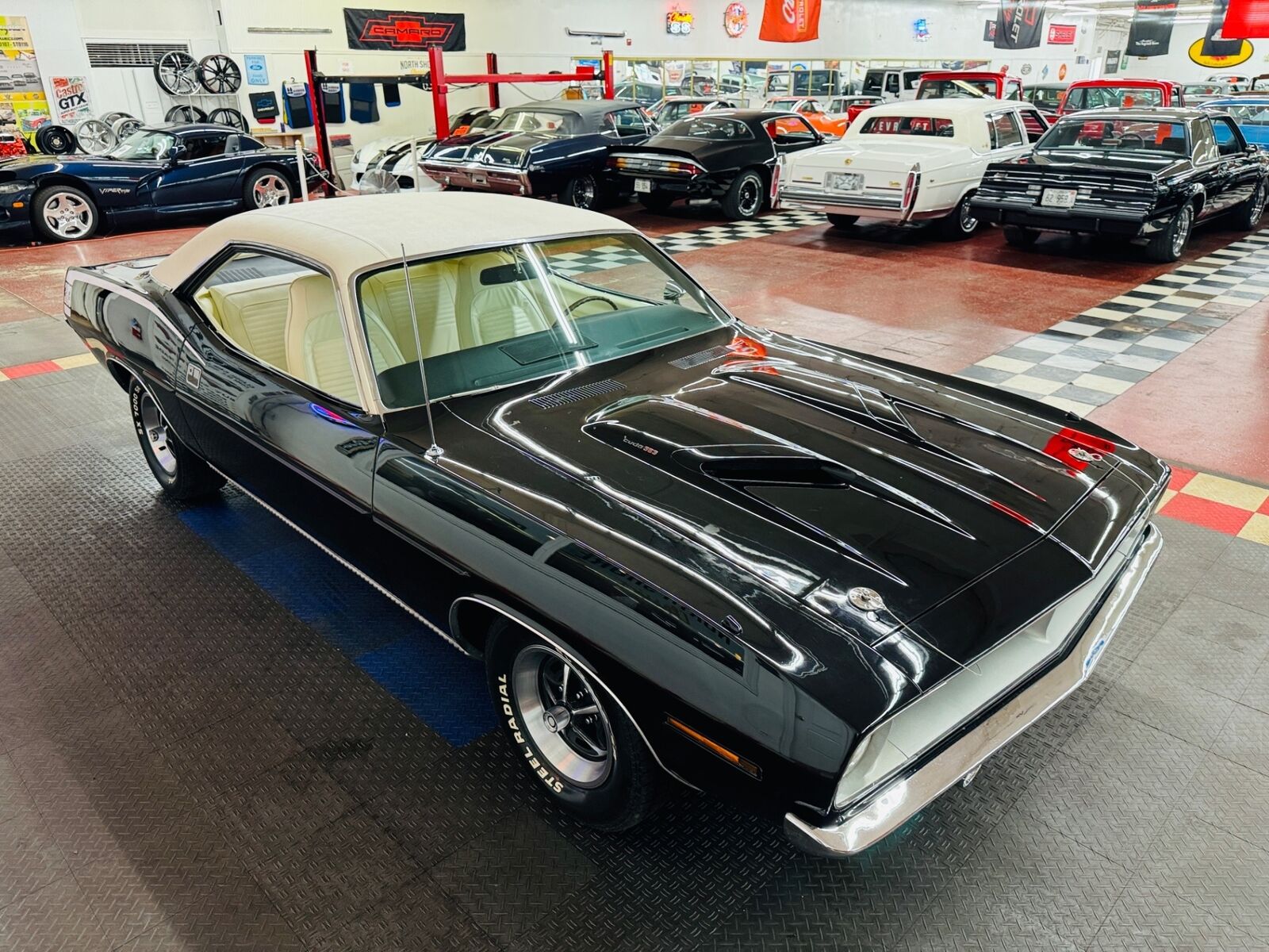 Plymouth-Cuda-1970-Black-White-8280-32