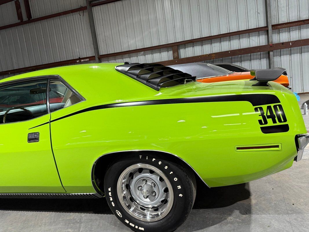 Plymouth-Cuda-1970-Green-White-0-38