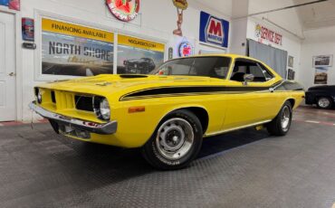 Plymouth-Cuda-1973-Yellow-Black-159938-1