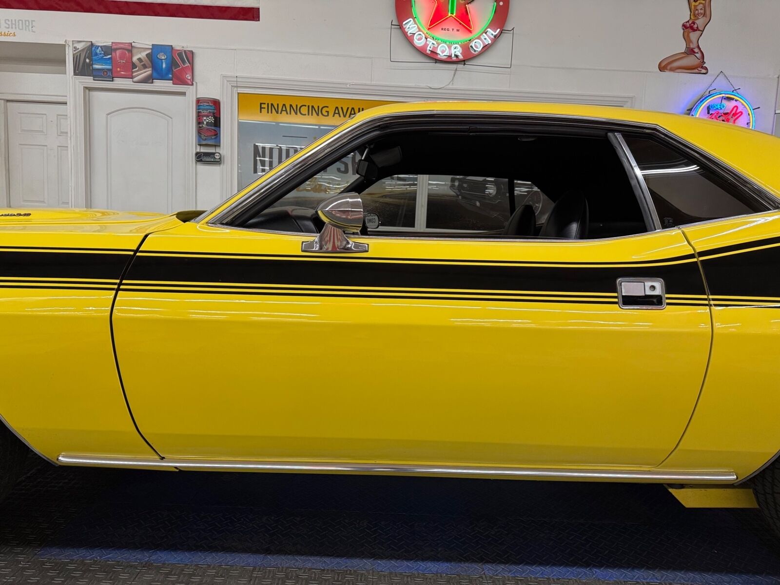 Plymouth-Cuda-1973-Yellow-Black-159938-18