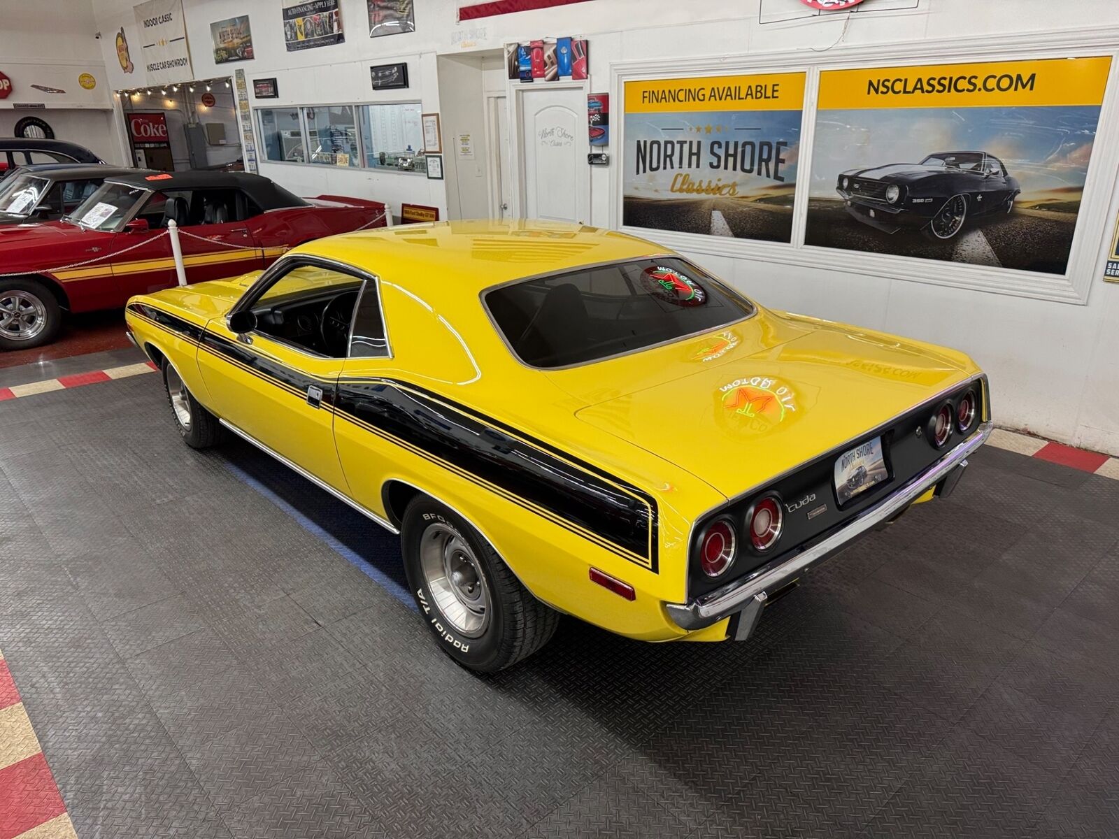 Plymouth-Cuda-1973-Yellow-Black-159938-2