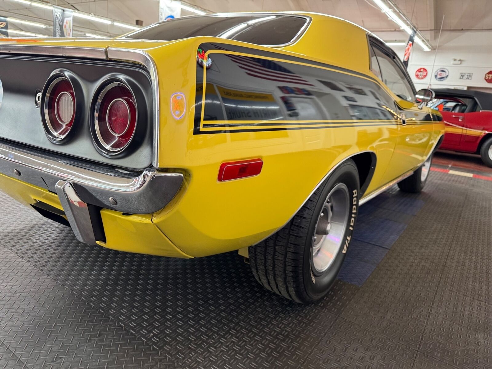 Plymouth-Cuda-1973-Yellow-Black-159938-27