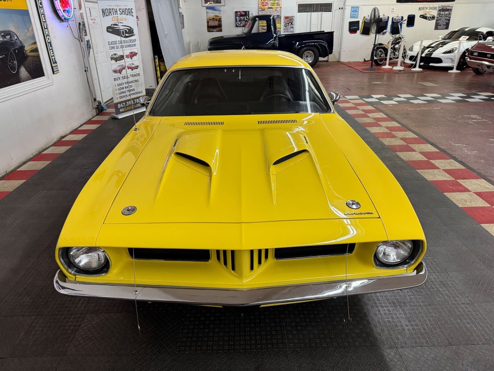 Plymouth-Cuda-1973-Yellow-Black-159938-4