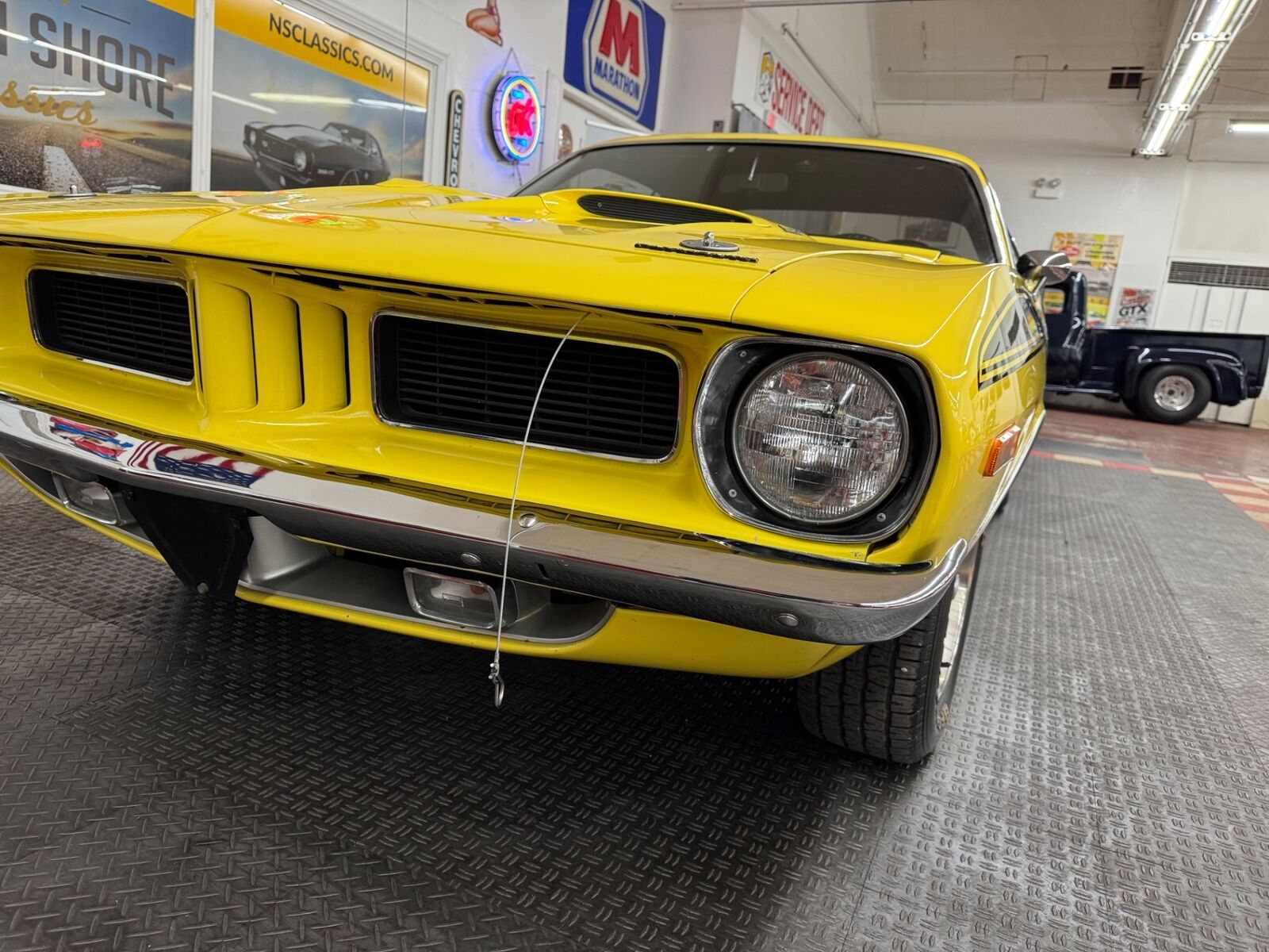 Plymouth-Cuda-1973-Yellow-Black-159938-8