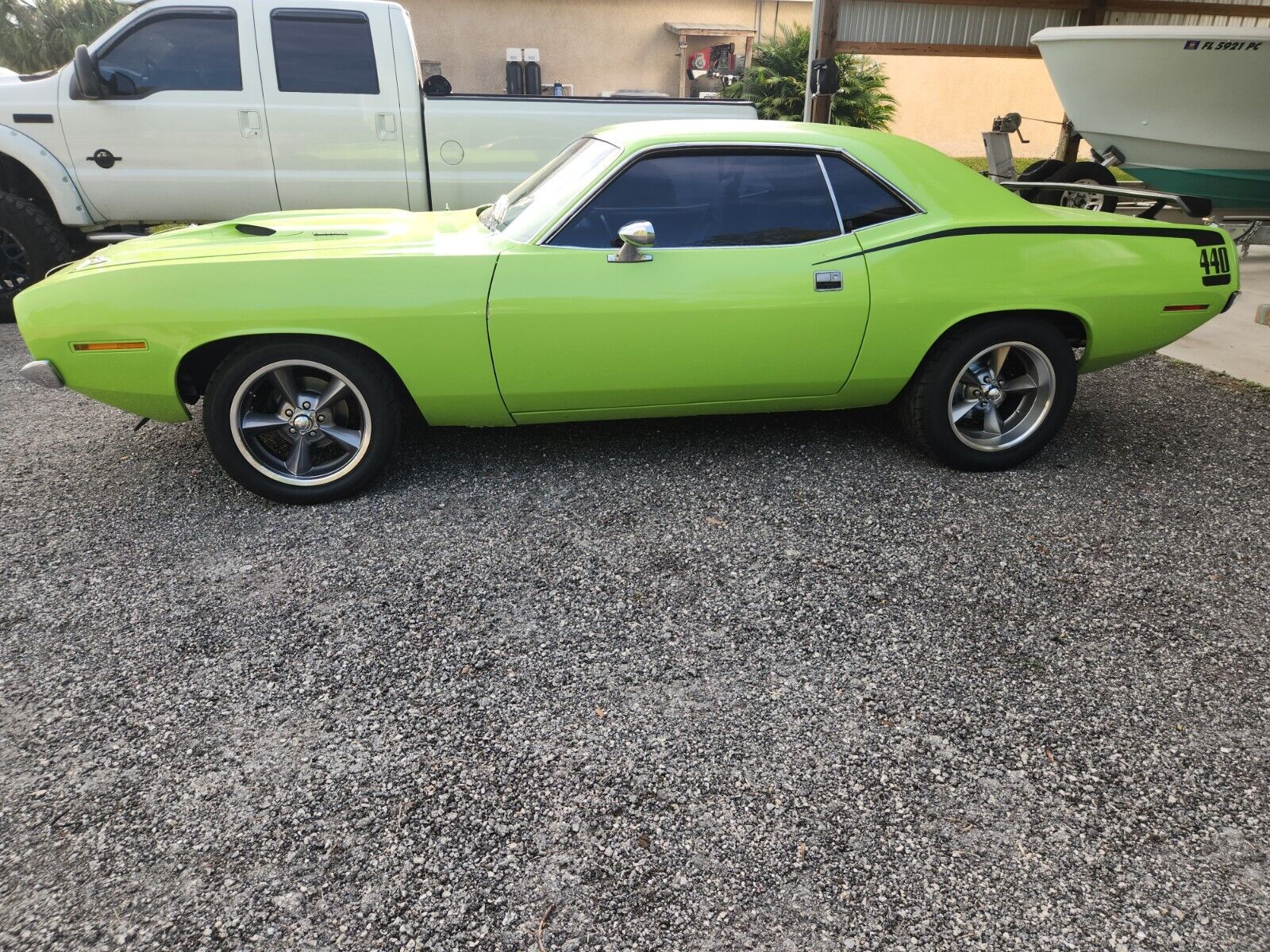 Plymouth-Cuda-Coupe-1973-Green-Black-53108-22