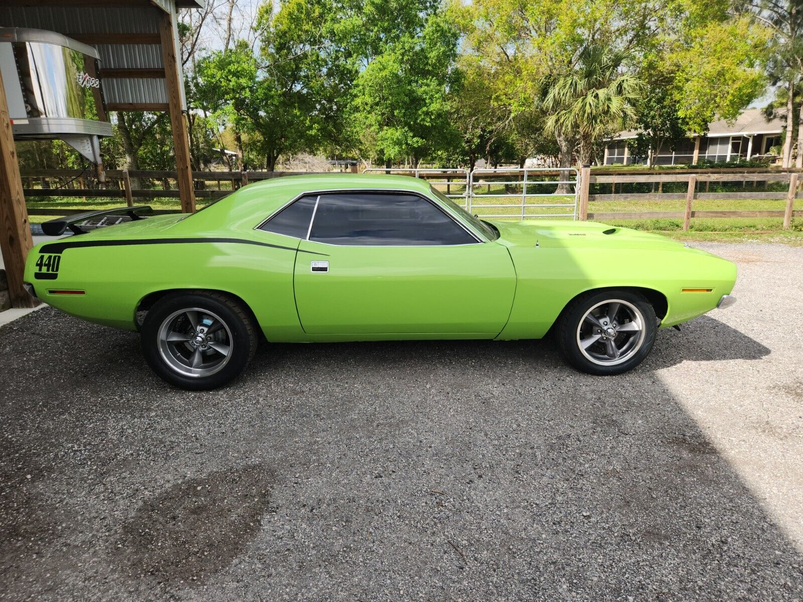 Plymouth-Cuda-Coupe-1973-Green-Black-53108-23