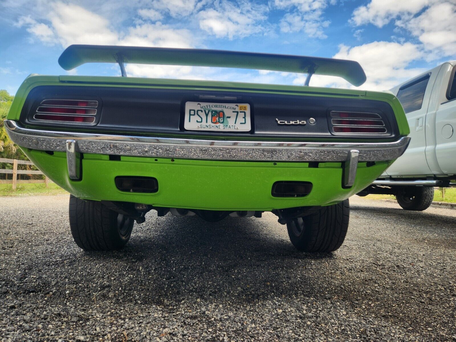 Plymouth-Cuda-Coupe-1973-Green-Black-53108-25