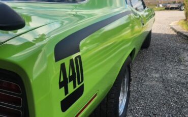 Plymouth-Cuda-Coupe-1973-Green-Black-53108-7