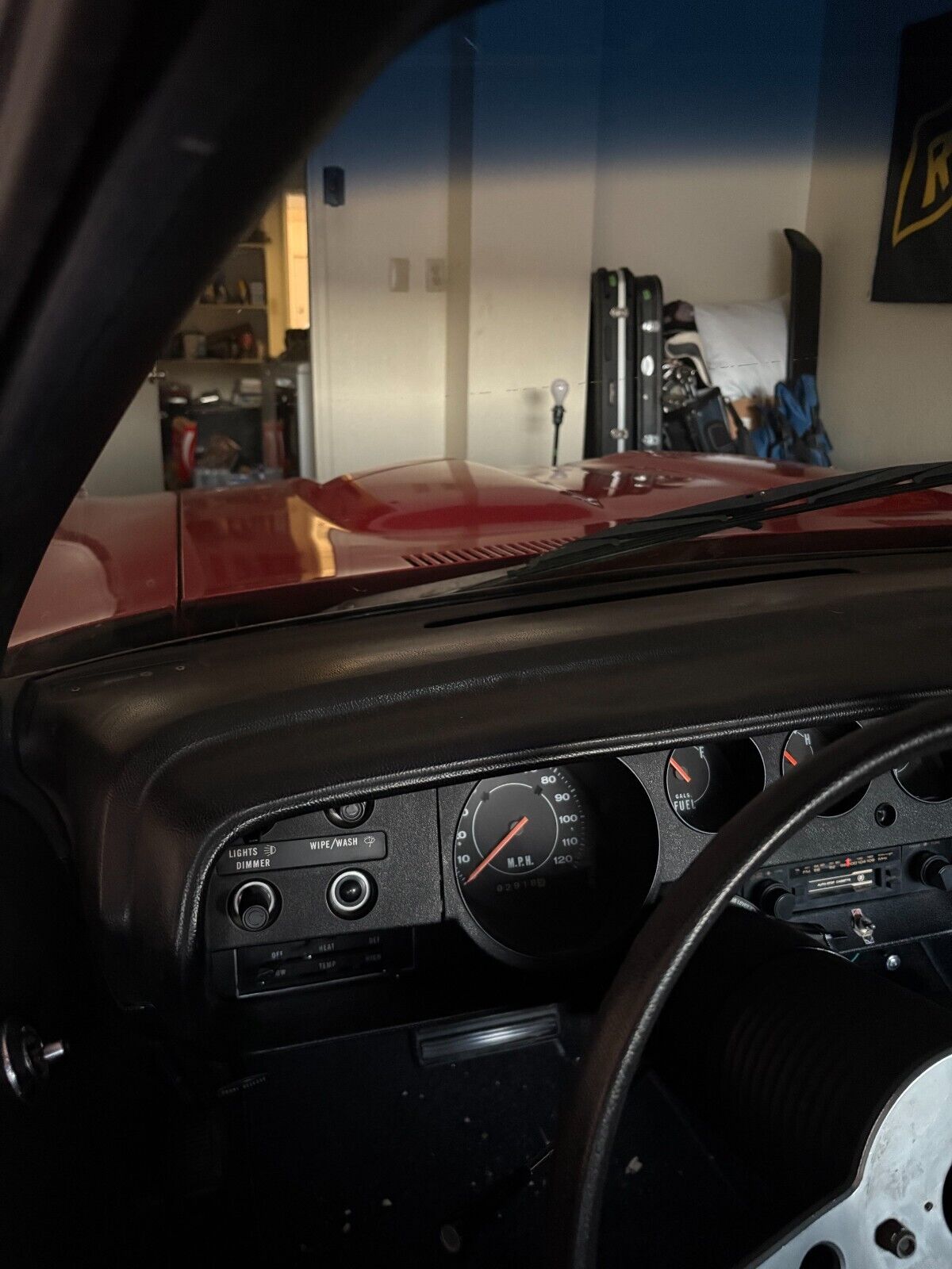 Plymouth-Cuda-Coupe-1973-Red-Black-165630-3