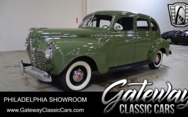 Plymouth-Deluxe-1941-Green-Beige-137094